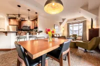 Blackstone Mountain Lodge by Clique