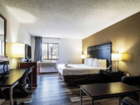 Econo Lodge Cleveland Southeast - Kent Hotels in Streetsboro