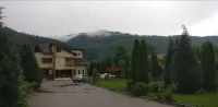 Pensiunea Floare de Colţ Hotels in Dragoslavele