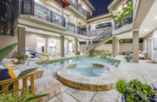 Il Paradiso Perduto 7 Bedroom Home by RedAwning