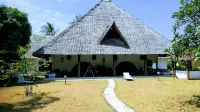 Travellers Paradise Diani - Hostel
