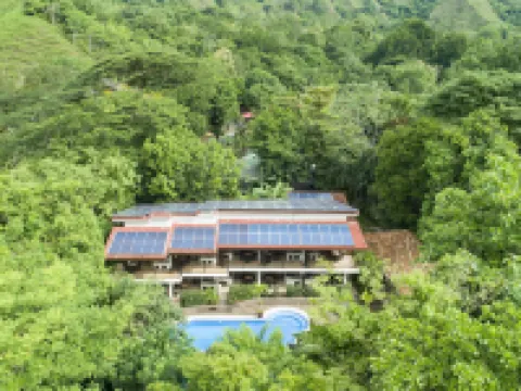 Pumilio Mountain & Ocean Hotel Hoteles en Jacó