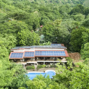 Pumilio Mountain & Ocean Hotel