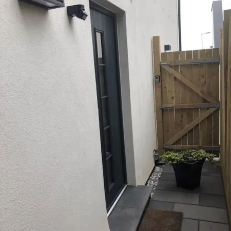 1 Bed Studio - Sleeps 4 - Parking - Wifi