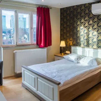 Wellness Apart Hotel โรงแรมใกล้เทรนเวิลด์