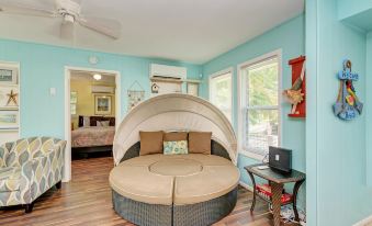 Cottage Haven-One Minute Walk to the Beach-Private Yards-Keyless Locks