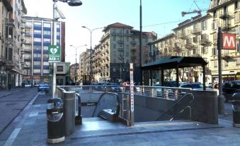 Apartment Near the Metro