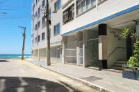 Apartamentos a 20 m da Praia No Centro de Guarapari - Brazilian Corner