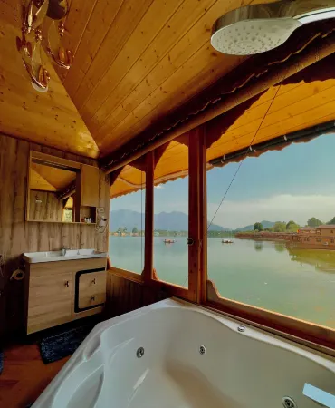 New Jacquline Heritage Houseboats