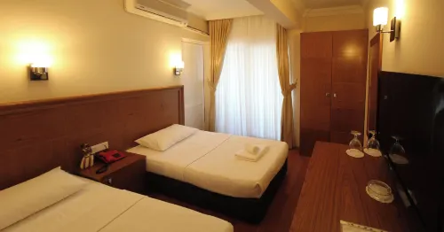 Ucem Hotel Golden Sea Các khách sạn ở Doyran Mahallesi