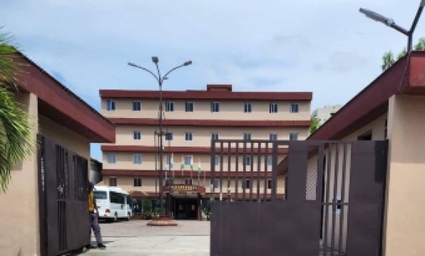 Golden Hôtel - Housity