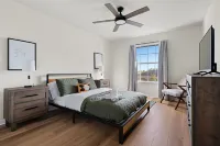 The MAD Hatter - Heated Pool Gameroom & More