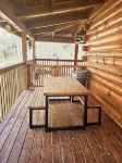 5-star w Pool Cozy Secluded Newly-renovated
