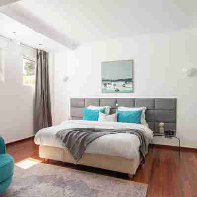 Serena Calm Pool House Rooms