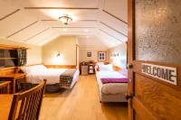 Johnston Canyon Lodge & Bungalows Hotels near Banff National Park