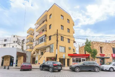 Timberwood Studio in Batroun Hotels near Botrys,statue of sponge diver