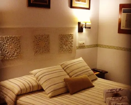 HOSTAL Alba Taruta Hoteles en Cáceres