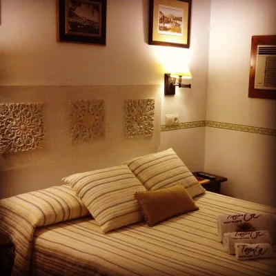 Hostal Alba Taruta Отели в г. 