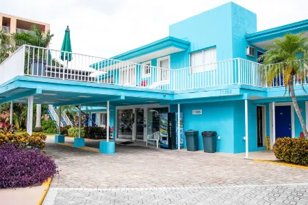 Bayside Inn and Marina Отели в г. Треже Айленд