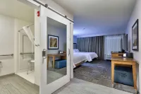 Hampton Inn Salina - Pet friendly