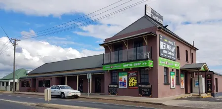 Tenterfield Tavern and Motor Inn Отели в г. Тентерфилд