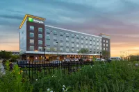 Holiday Inn Boston Logan Airport - Chelsea Hotels in Revere