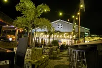 Batuque Town Villa - bar