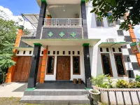 Homestay Syariah Jakal 3 Dekat Ugm by Simply Homy - Kitchenette
