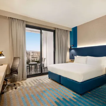 La Quinta by Wyndham Dubai Jumeirah Отели рядом с достопримечательностью «Дубайский международный финансовый центр»