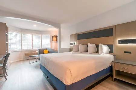 Hotel Aluxor SFO Отели рядом с достопримечательностью «SFO Museum»