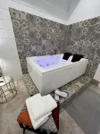 GianLuis Luxury Suites - Hot Tub