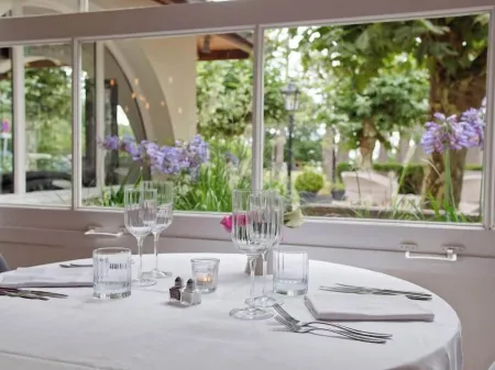 Hotel Au Bon Coin du Lac Отели в г. Лю