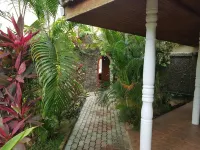 Tropical Beach House Hikkaduwa