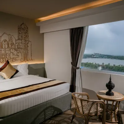 The Rangoon Hotel Hotels near Taw Win Center