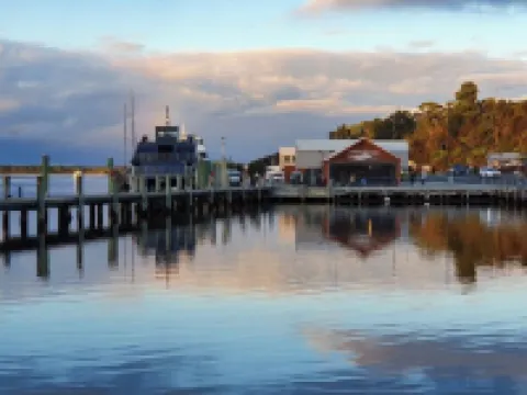 The Crays Accommodation Hotels in Strahan