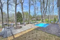 Porch Paradise by Avantstay New Pool, Firepit