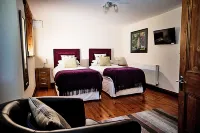 Waunwthan: B&B Suites Hotels in Llangeler