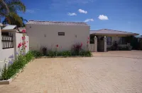 Astoria Retreat Bed & Breakfast Hotels in Ocean Reef