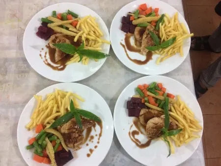 Rainforest Edge Отели рядом с достопримечательностью «Sivali Central College Playground»