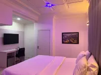 Mansion Signature Homes - parking