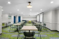 Spark by Hilton Grapevine DFW North - breakfast