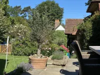 Cosy duplex Cottage on Ashdown Forest Hotels in Forest Row