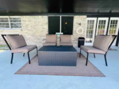 Private Pool, Game Room, King Bed, Sleeps 10, Baytown Home with WiFi & Parking