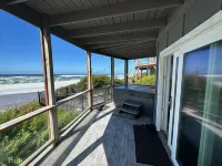 Luxury beachfront property with amazing views,  hot tub and steps to the beach. Hotels in Gleneden Beach