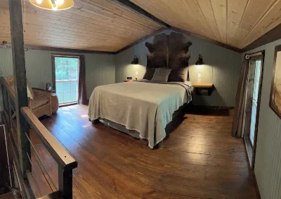 Coyote Creek Loft Cabin with Wood Burning Stove, Firepit, Private Outdoor Area