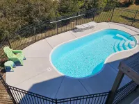 Emerald Isle,  Family vacation home, walk to beach and sound with in ground pool