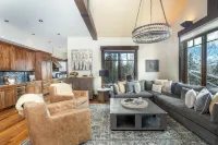 Gourmet Kitchen and Elegant Living Spaces - Exquisite Mountain Retreat