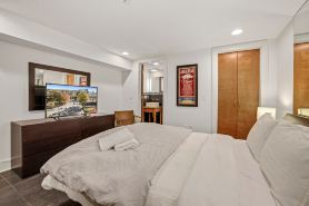 Heart of Entertainment District with Jacuzzi Tubs - Stylish Loft Retreat