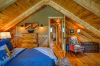 Charming Mountain Cabin with Hot Tub and Scenic Views - Cozy Retreat