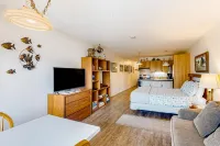 Dog-friendly, riverfront suite at oceanfront Proposal Rock Inn - steps to beach